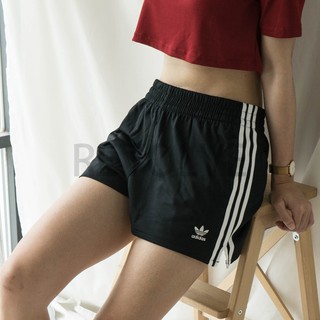 《LELAI》adidas adicolor Shorts 三線短褲 女短褲 DH3197