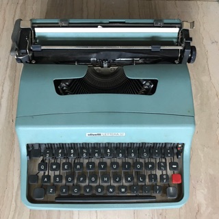 古董收藏 復古懷舊古典英文打字機 Olivetti LETTERA 32 含盒裝