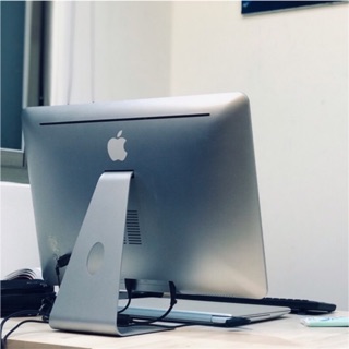 95新 All in one 一體機 超薄 簡約 設計 電腦 桌上型電腦 mac 蘋果 風格 鬥陣特工 GTA 吃雞